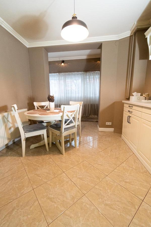 布拉索夫Central Apt. Near Afi Mall, 5 Mins To The Old Town By Car公寓 外观 照片